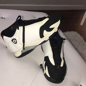Jordan 14 white and white run small